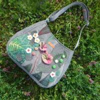 A tavasz hírnöke patchwork válltáska