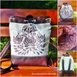 Matyó madaras többfunkciós hátizsák/oldaltáska szilva